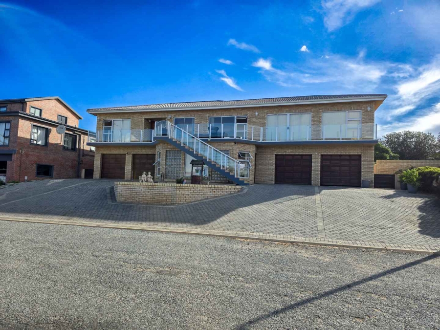 4 Bedroom Property for Sale in Stilbaai Wes Western Cape